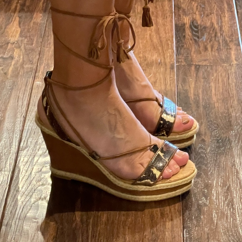 Ladies wedge sandal